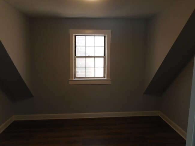 Building Photo - 3012 W Belmont Ave