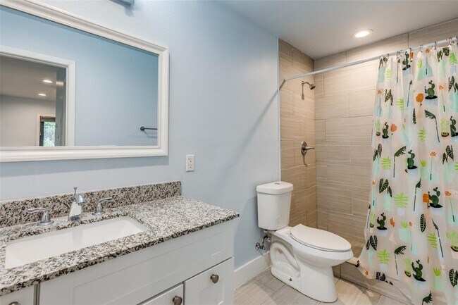 Building Photo - 935 La Posada Dr