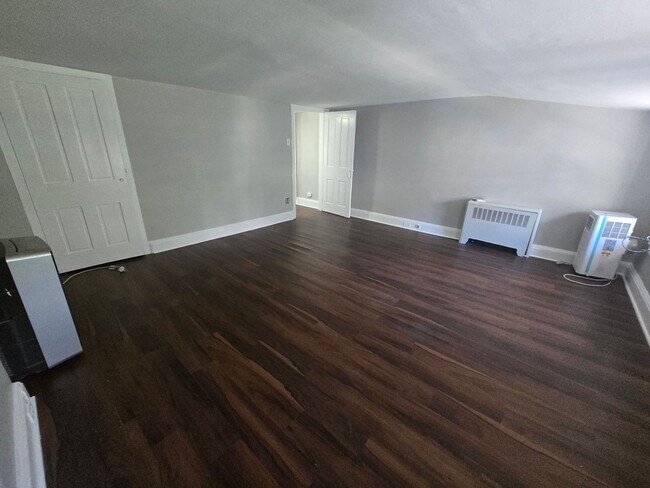Building Photo - Charming 2bd/1ba Bala Cynwood Home!