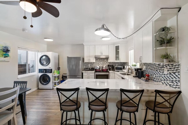 Building Photo - 945 Kingfisher Dr