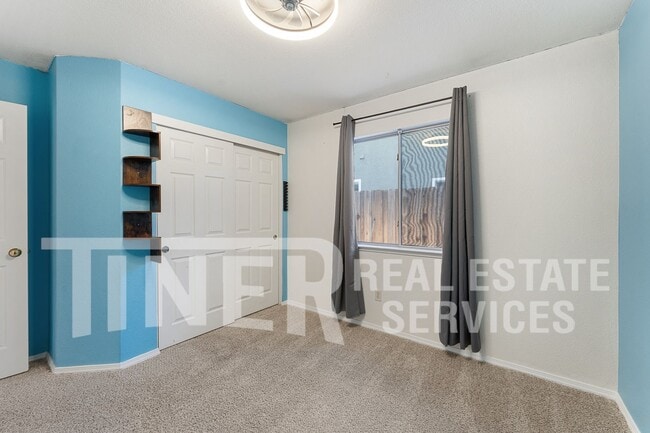 Building Photo - 1218 Chablis Cir