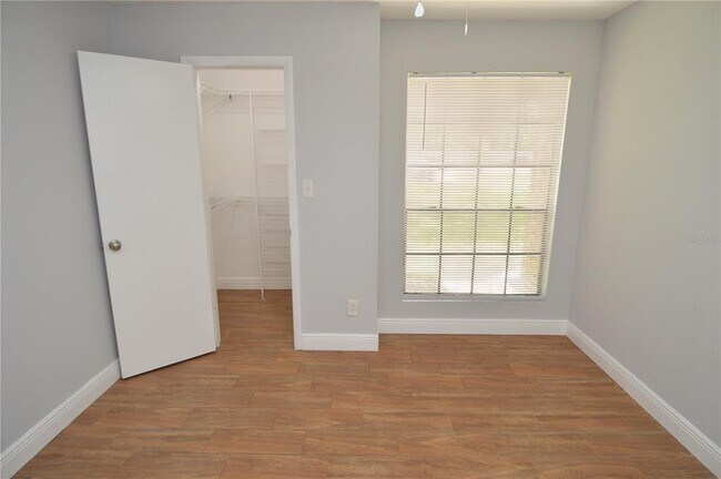 Building Photo - 8722 Mallard Reserve Dr