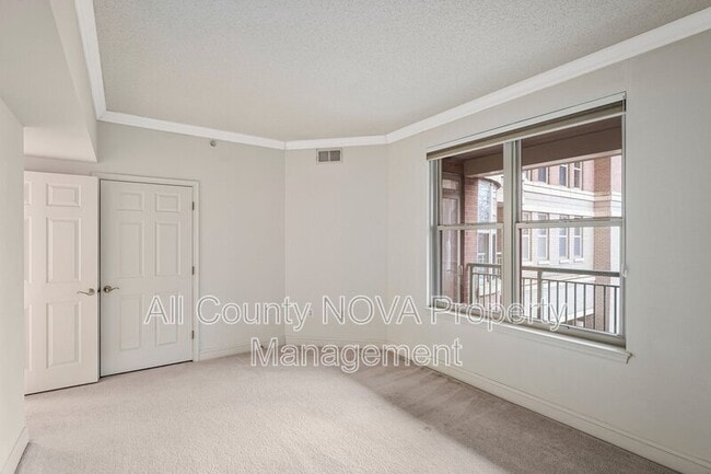 Building Photo - 11776 Stratford House Pl