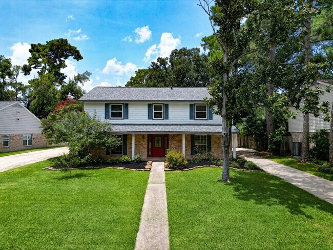 Building Photo - 811 Thicket Ln