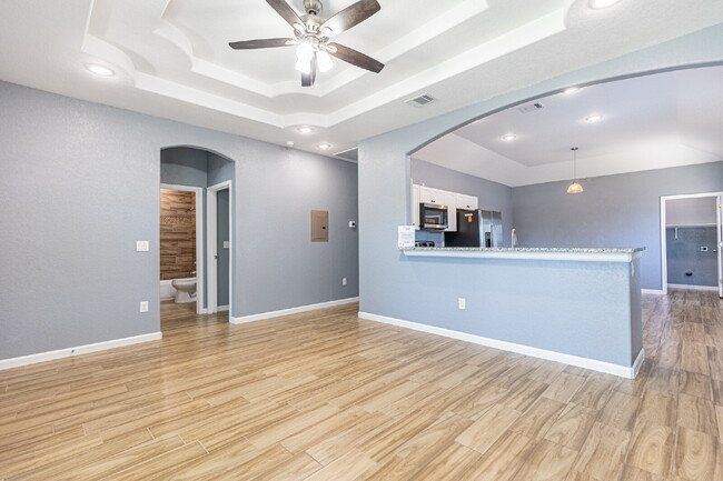 Building Photo - 479 Corliss