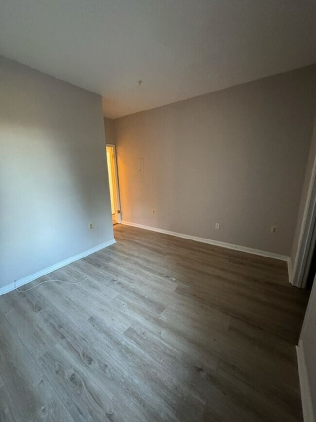 Building Photo - Condo for rent in Windsor Mill!