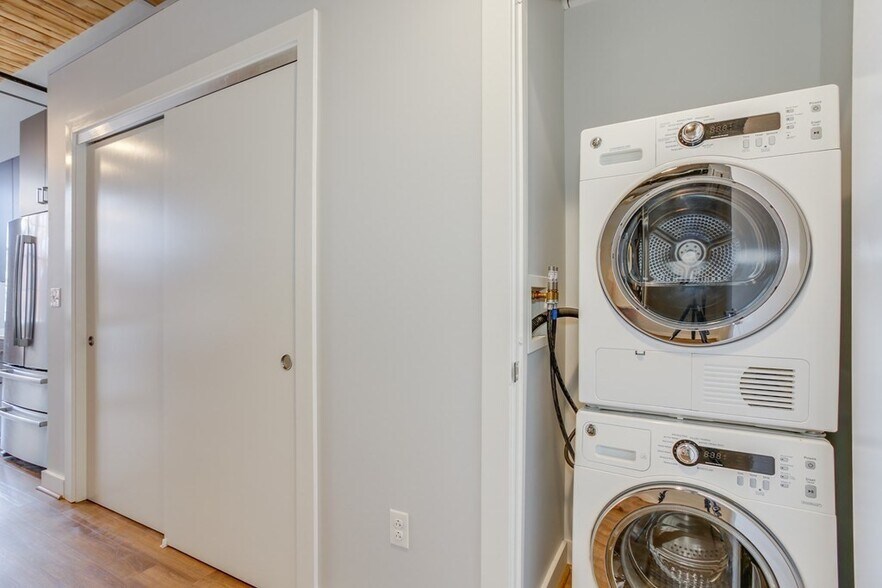 Building Photo - 63 Melcher St