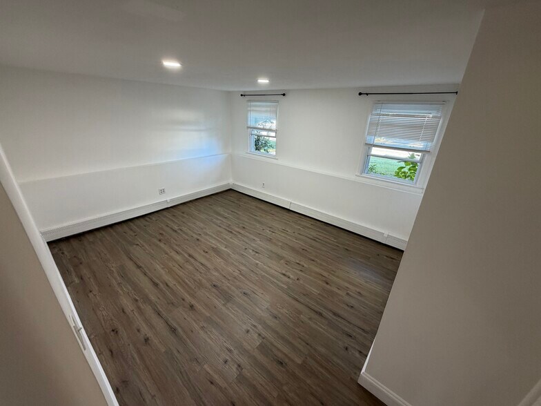 Building Photo - 53 Andover Dr