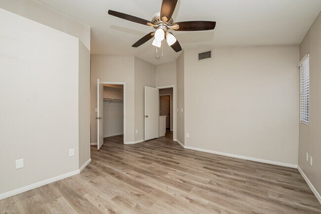 Building Photo - 4404 La Lima Ct