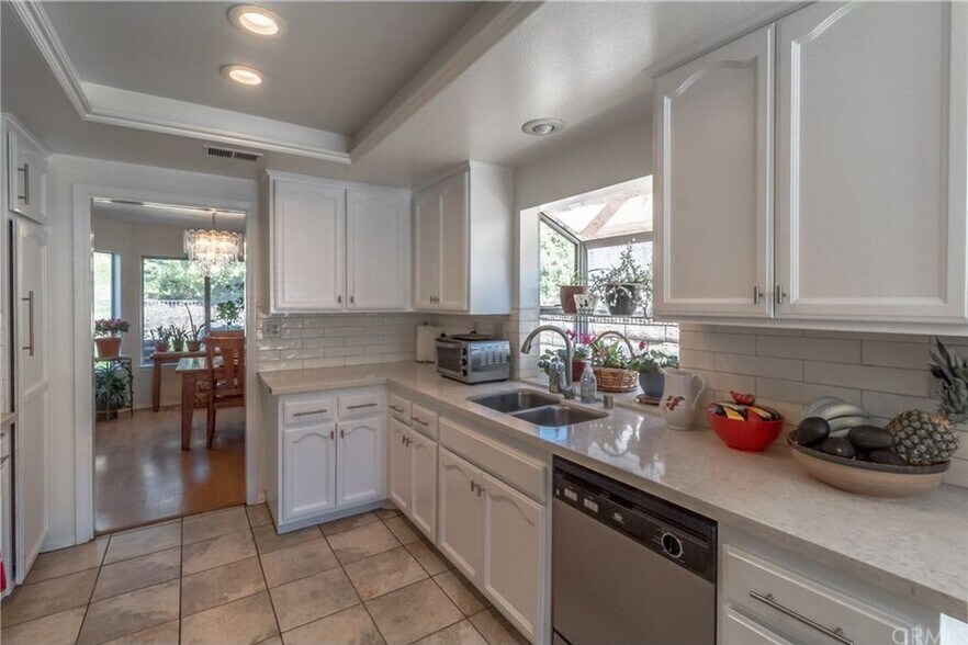 Building Photo - 30125 Leticia Ct