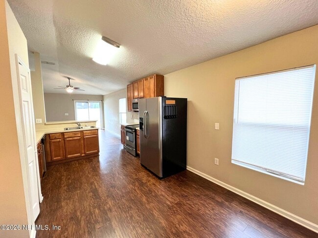 Building Photo - 1960 McGirts Point Blvd