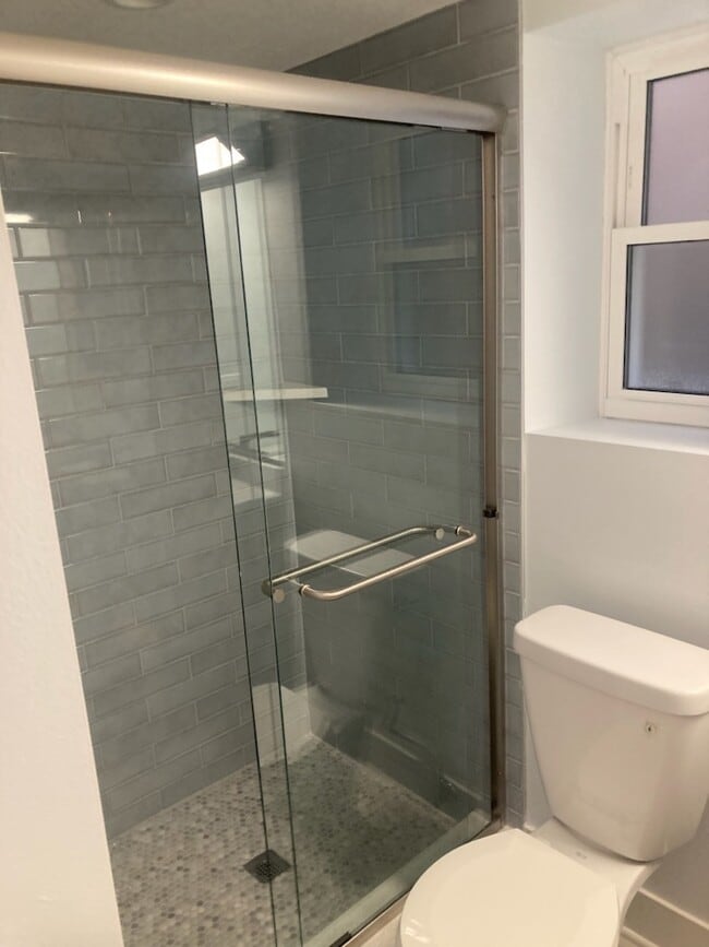 Building Photo - 1336 W Diversey Pkwy