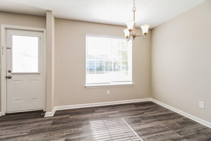 Building Photo - 205 Babe Ruth Cove