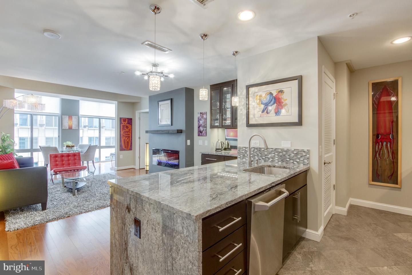 Kitchen/Dining Island - 11990 Market St