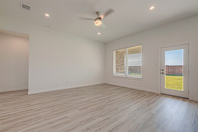 Building Photo - 3264 Voda Bnd Dr