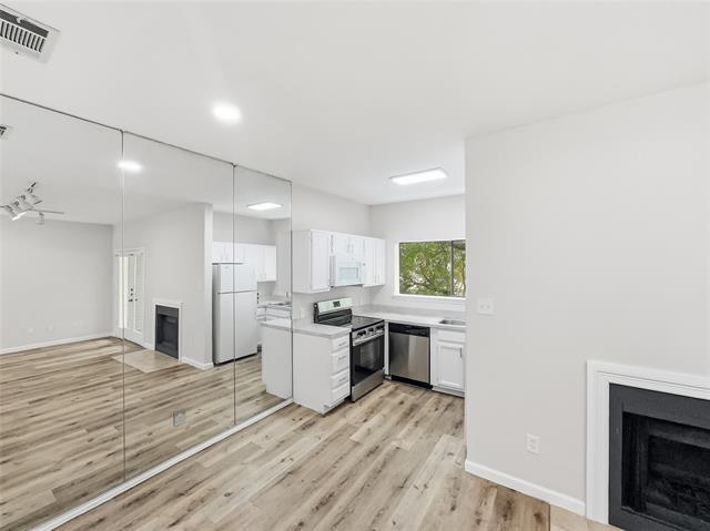 Building Photo - 7126 Holly Hill Dr