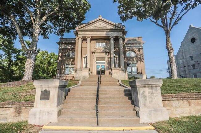 Building Photo - Carnegie