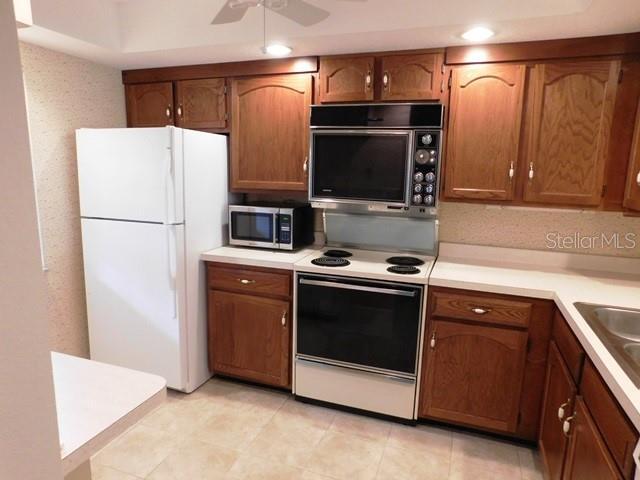 Building Photo - 375 3 Lakes Ln