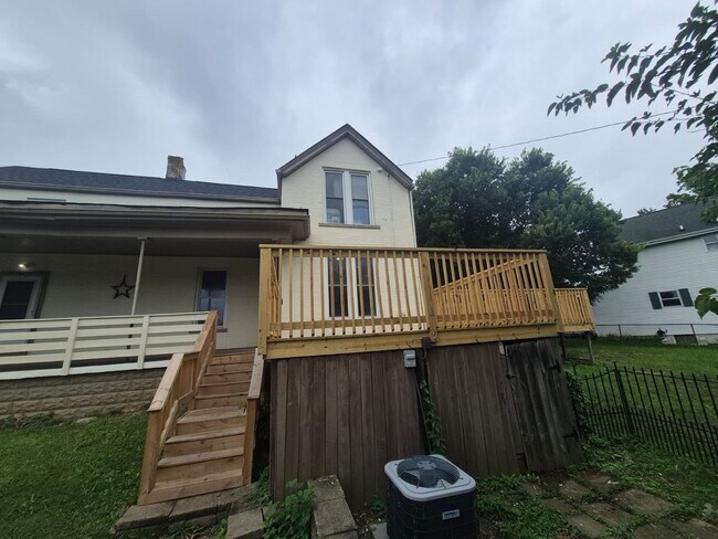 Building Photo - 143 Kenton St