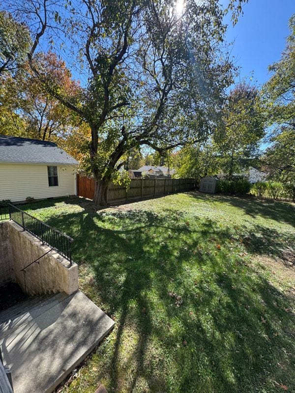 Building Photo - 8701 Lindendale Dr