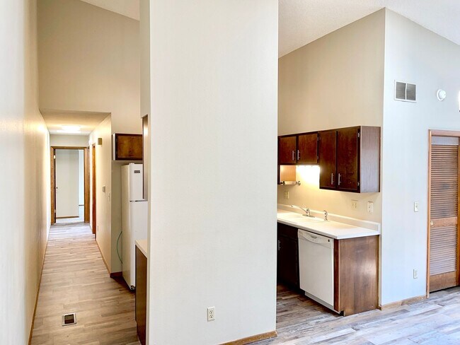 Building Photo - 2 Bedroom Patio Home With Central Air Conditioning