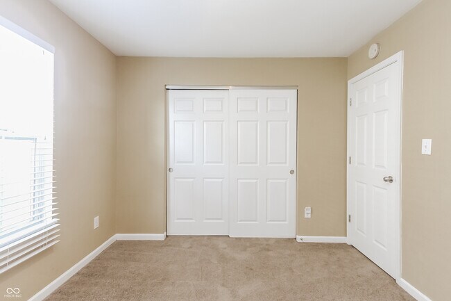 Building Photo - 2226 Leaf Dr