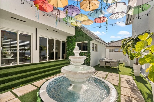 Building Photo - 13815 SW 38th St