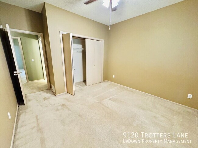 Building Photo - 9120 Trotters Ln