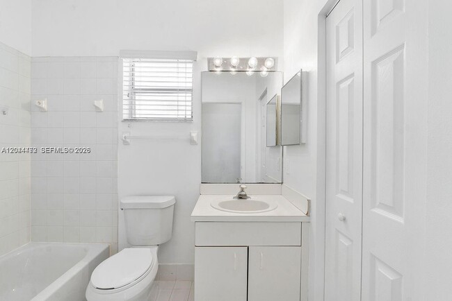 Building Photo - 16035 Emerald Cove Rd