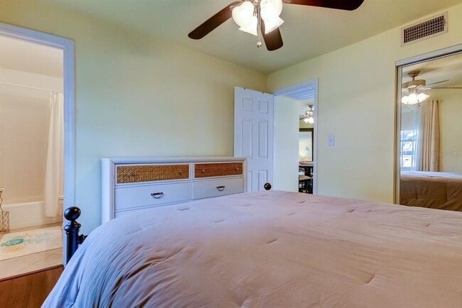 Building Photo - 5092 Beach Dr SE