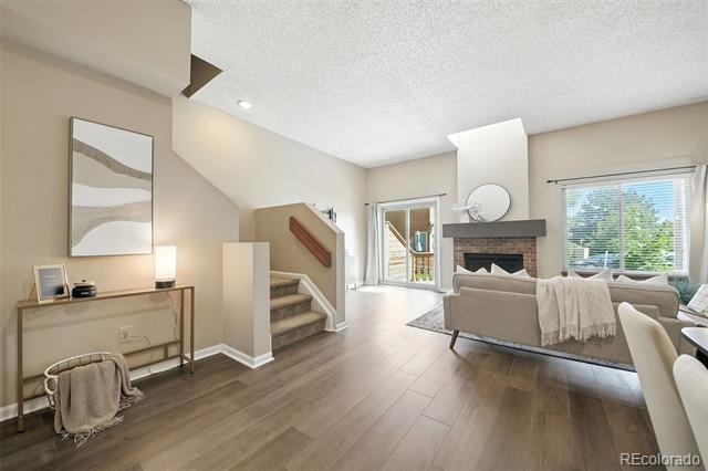 Building Photo - 5555 E Briarwood Ave