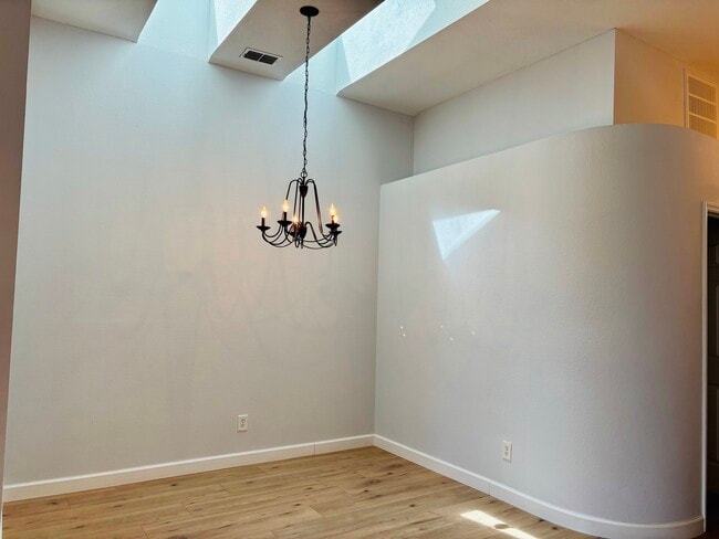 Building Photo - 9728 Long Meadow Dr