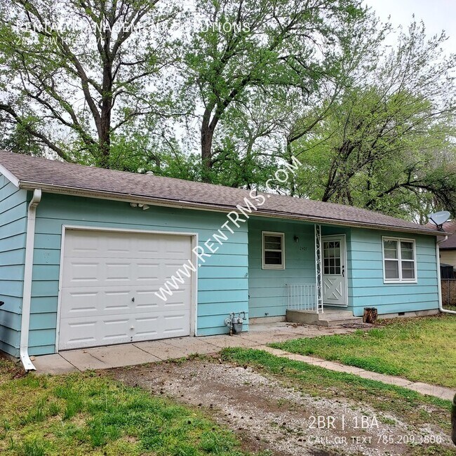 Building Photo - 2405 SW High Ave