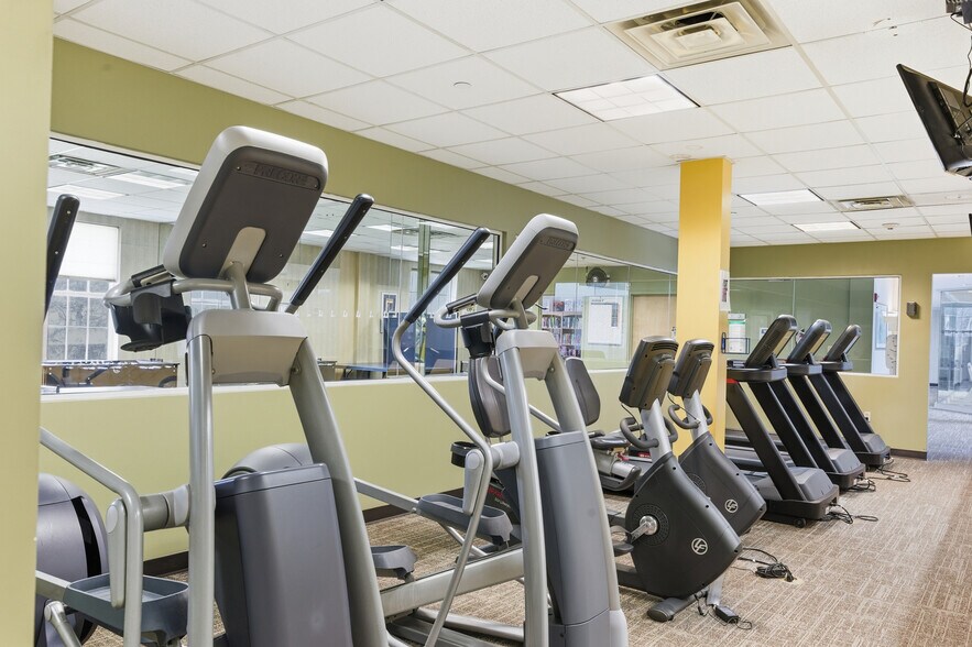 Building Photo - 763 Spring Lake Dr