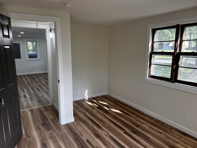 Building Photo - 1022 Logan Ave