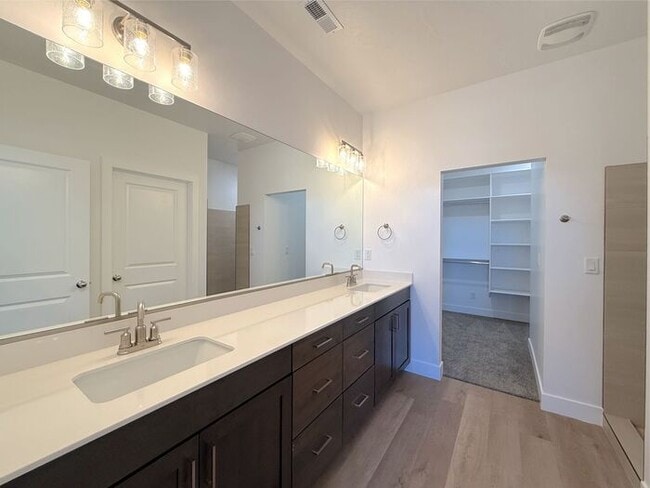 Building Photo - Brand New 3 bed, 2.5 Bath 1 car garage Townhome