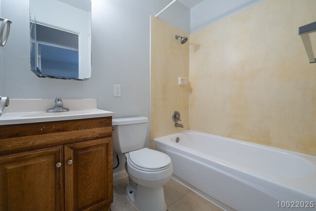 Building Photo - $3300 / 4 Bed /2 Bath / 2 Parking IN PEARL...