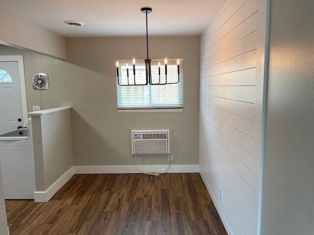 Stylish shiplap dining area - 40 S Norwich Rd