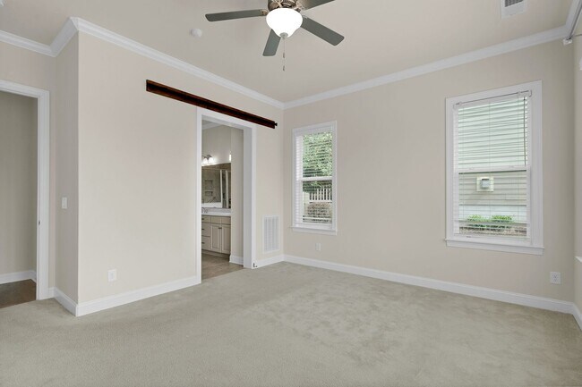 Building Photo - Light, bright, and move-in ready home in the highly sought-after Trilogy at Lake Norman community...