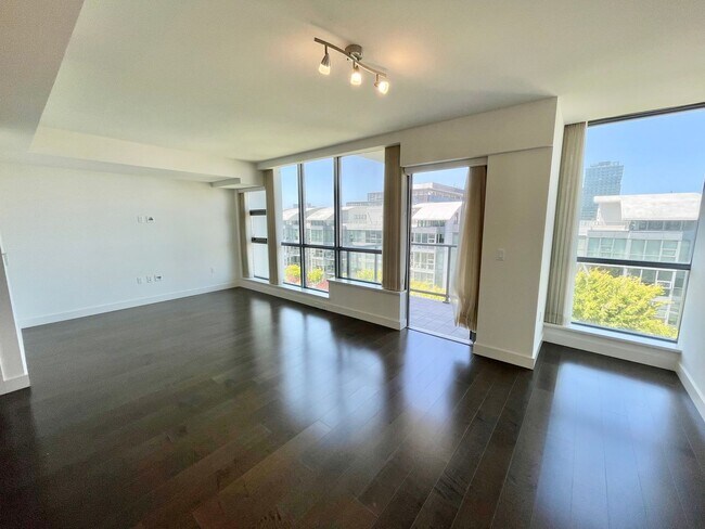 Building Photo - Luxurious Condo at Madrone w/Bay, City Views, Balcony, Pool, Parking - A Must See - PROGRESSIVE