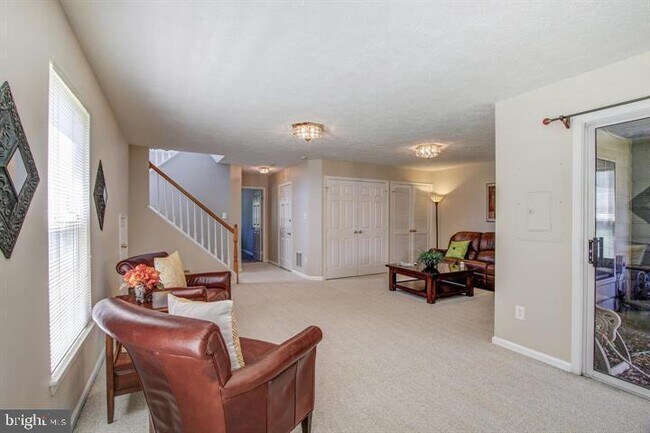 Building Photo - 46740 Graham Cove Square