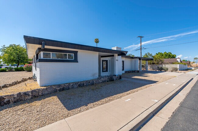 Primary Photo - 460 N Longmore