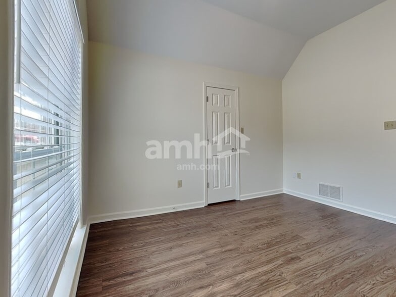 Building Photo - 4343 Shiney Point Cv