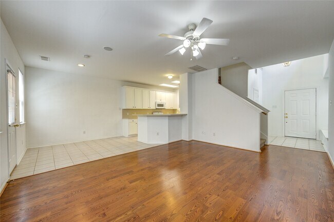 Building Photo - 225 Summerhaze Cir