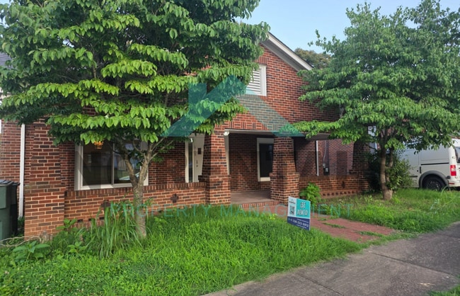Primary Photo - 113 S 2nd Ave