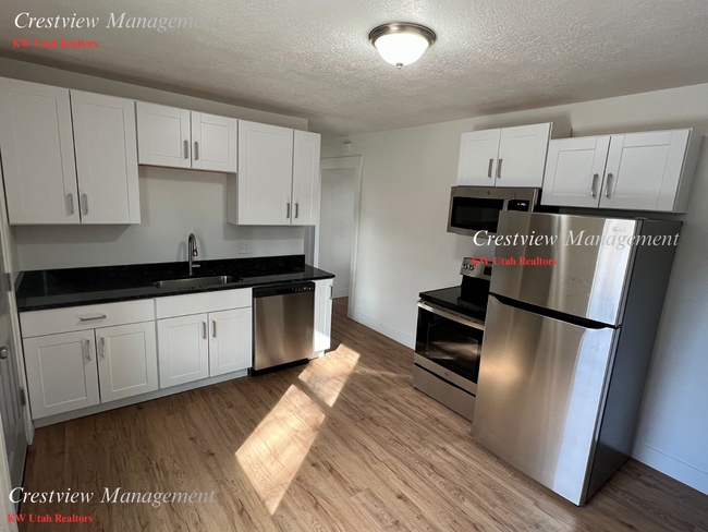 Building Photo - Lambourne Duplex