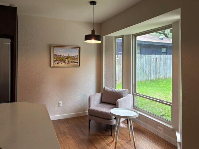 Building Photo - 3916 Amy Cir