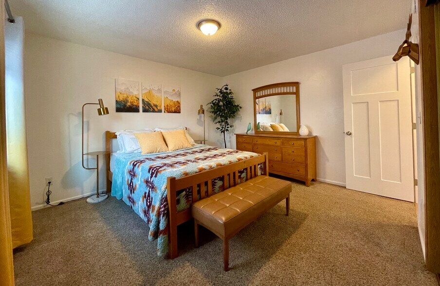 Master Bedroom - 1040 E 11th Ave