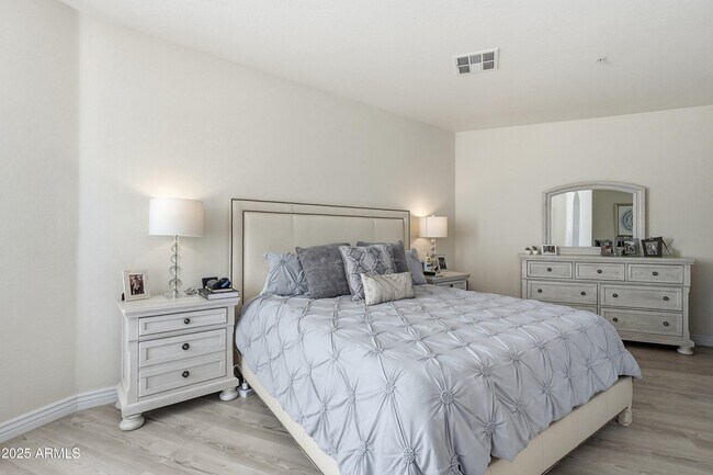 Building Photo - 20802 N Grayhawk Dr