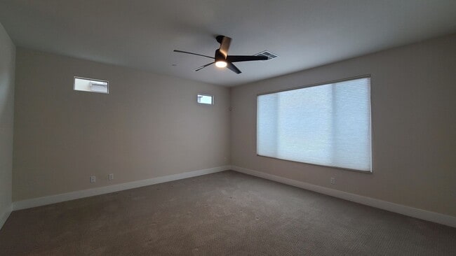 Building Photo - Townhome located in Trilogy community in Summerlin.